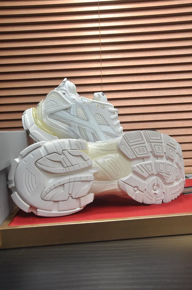Balenciaga Runner sola branca bege malha e revestimento sintético construção tênis chunky 7