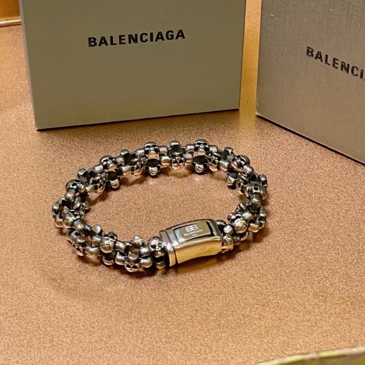 Balenciaga Pulseira de Corrente de Caveira Pulseira de Metal Prateado 5