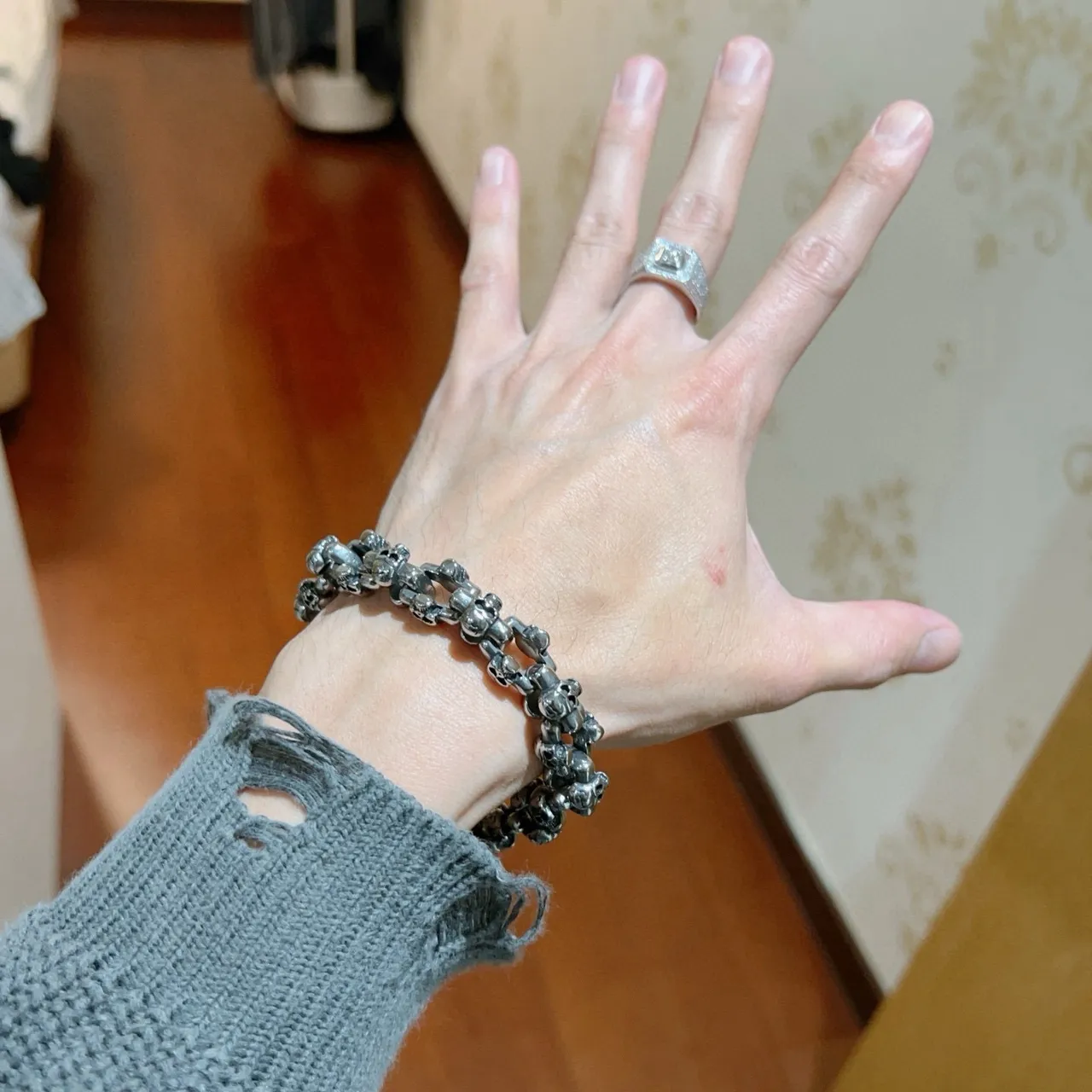 Balenciaga Pulseira de Corrente de Caveira Pulseira de Metal Prateado 8