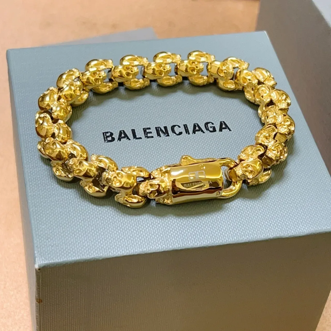 Balenciaga Bracelet Chaîne Crâne Métal Doré 2