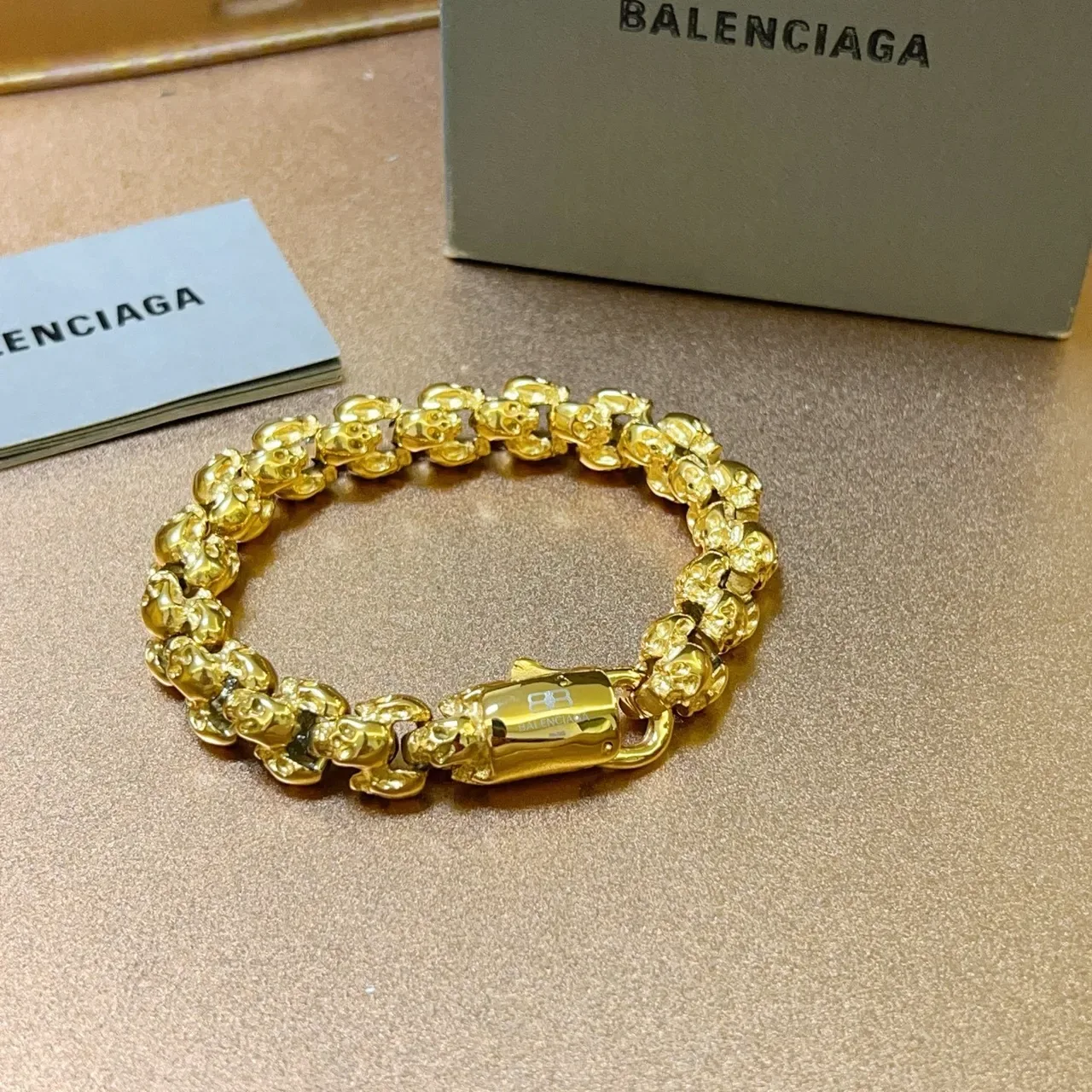 Balenciaga Bracelet Chaîne Crâne Métal Doré 5