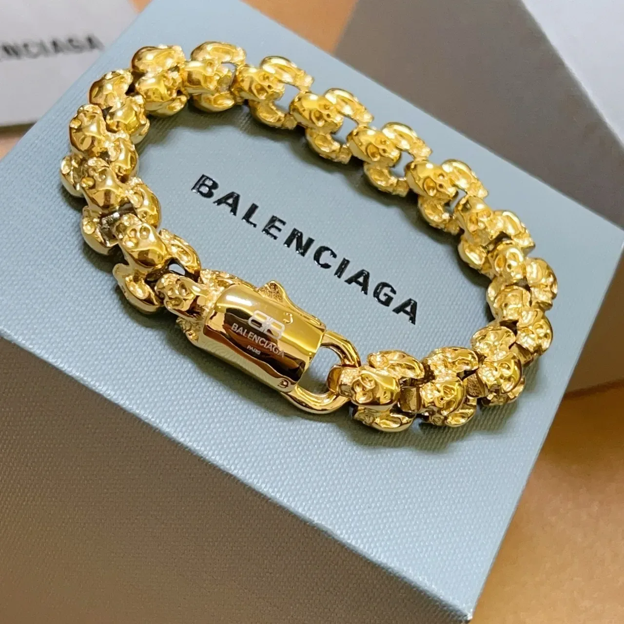Balenciaga Bracelet Chaîne Crâne Métal Doré 6