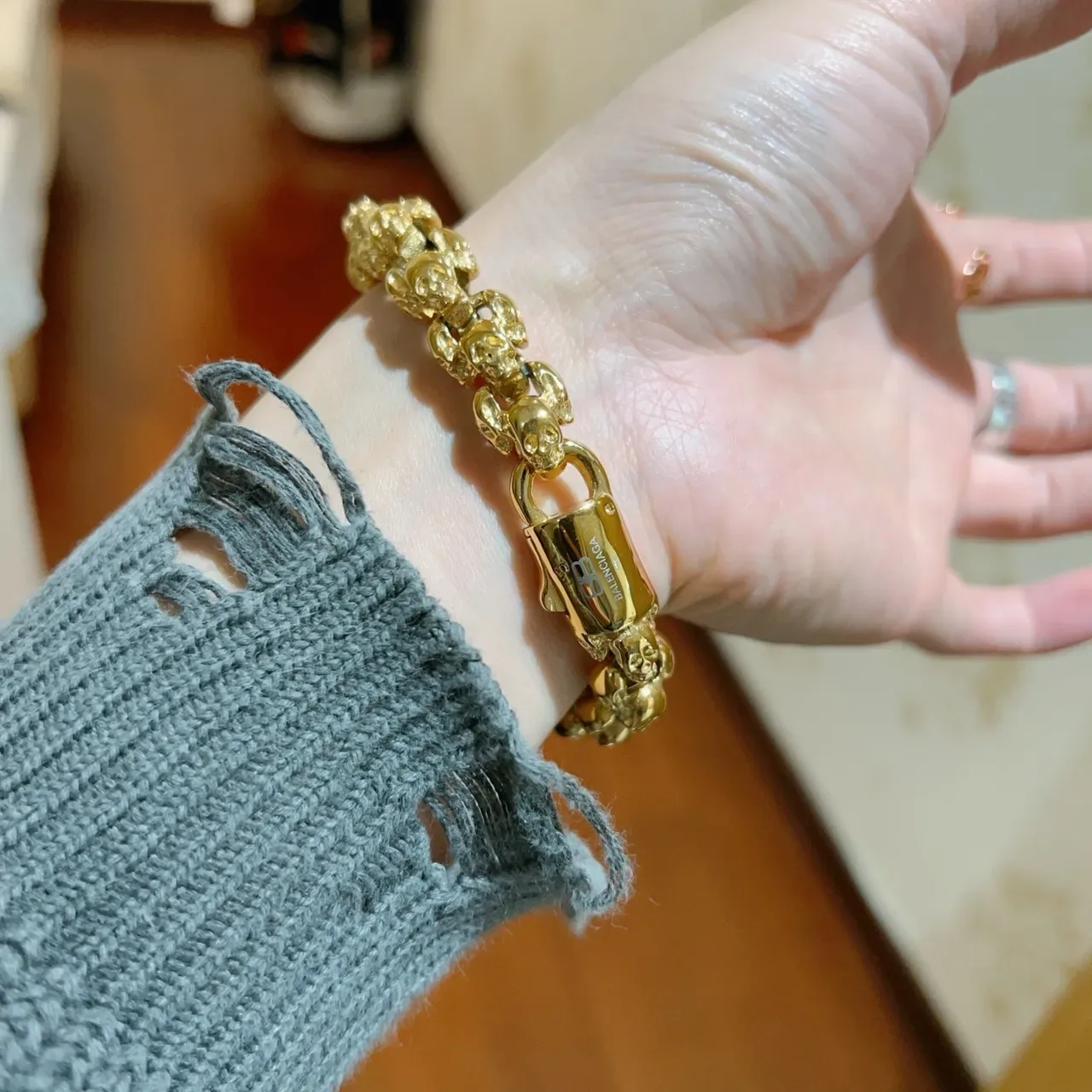 Balenciaga Bracelet Chaîne Crâne Métal Doré 7