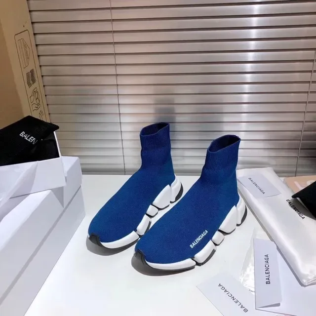 Balenciaga Speed Trainer حذاء أنيق أزرق وأبيض بدون أربطة نمط حياة 3