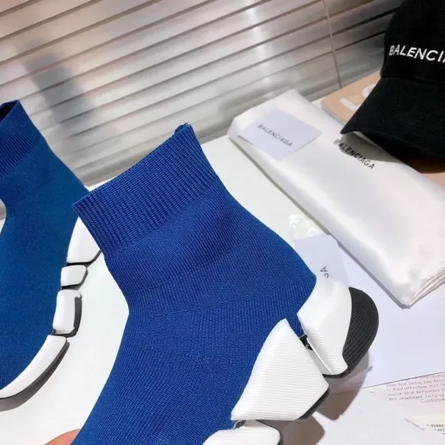 Balenciaga Speed Trainer حذاء أنيق أزرق وأبيض بدون أربطة نمط حياة 4
