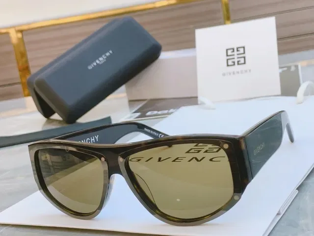 Balenciaga Square Oversized Black and Gold Sunglasses 3