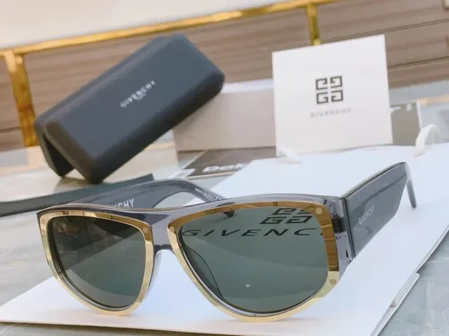 Balenciaga Square Oversized Black and Gold Sunglasses 7
