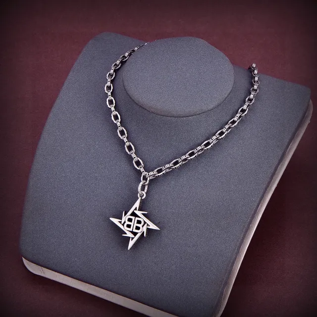 Balenciaga Star Pendant Silver Necklace 2