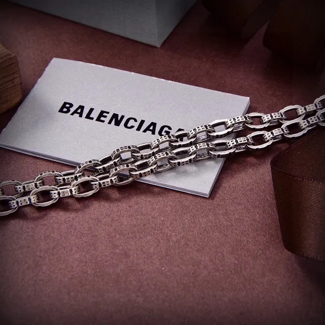Balenciaga Star Pendant Silver Necklace 3