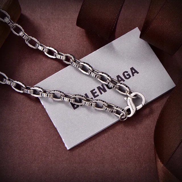 Balenciaga Star Pendant Silver Necklace 4
