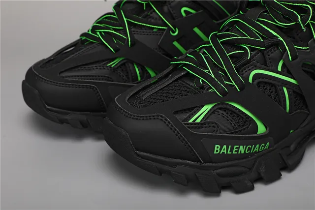 Balenciaga Track chaussures chunky noires et vertes 4