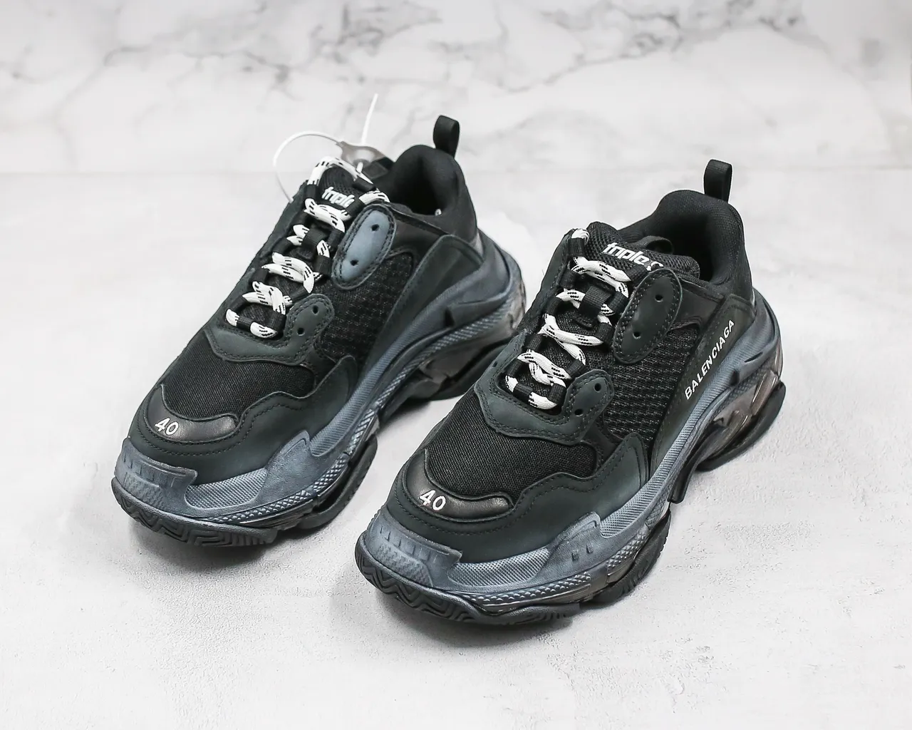 Balenciaga Triple S Tênis com sola grossa pretos e cinza 5