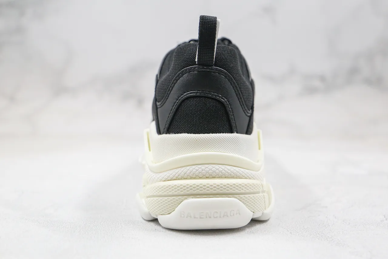 Balenciaga Triple S Tênis Chunky Preto e Off-White 3