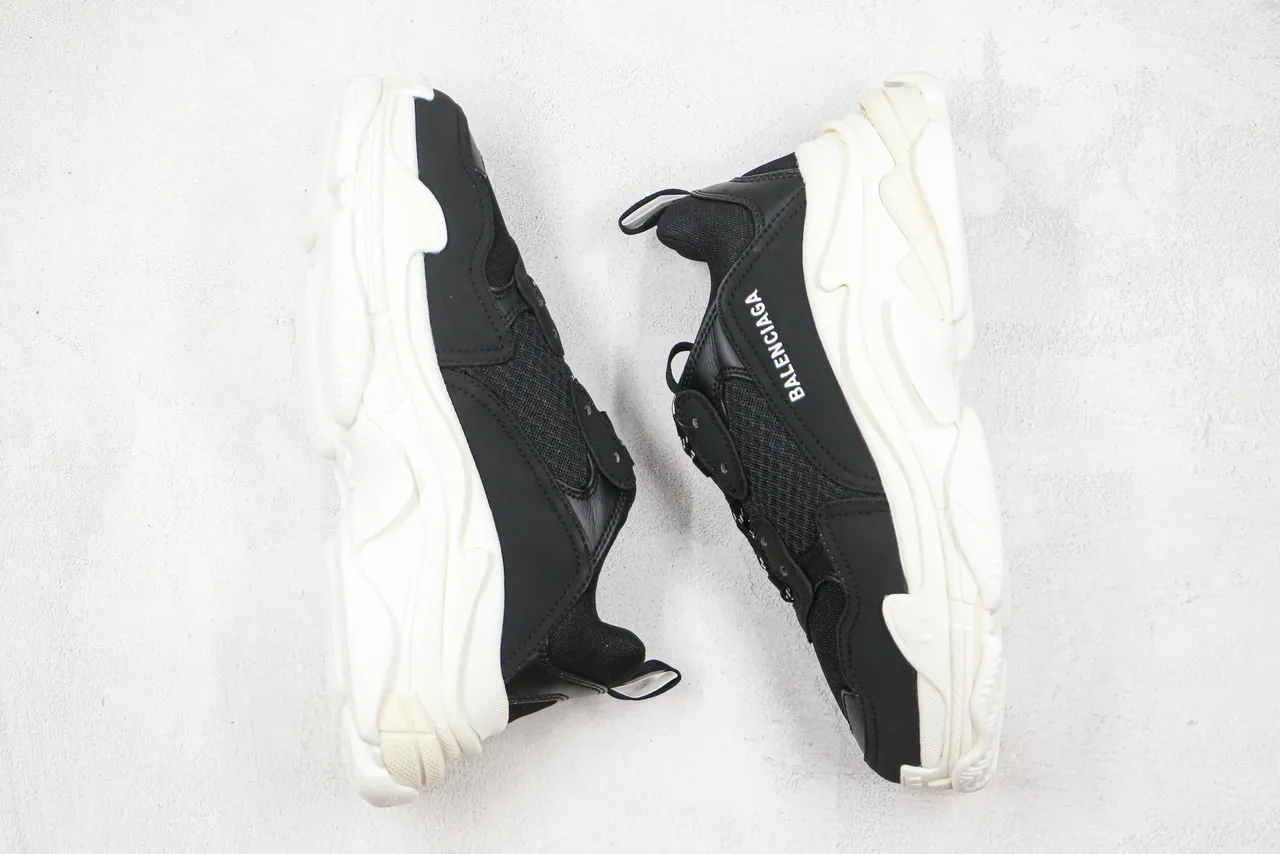 Balenciaga Triple S Tênis Chunky Preto e Off-White 8