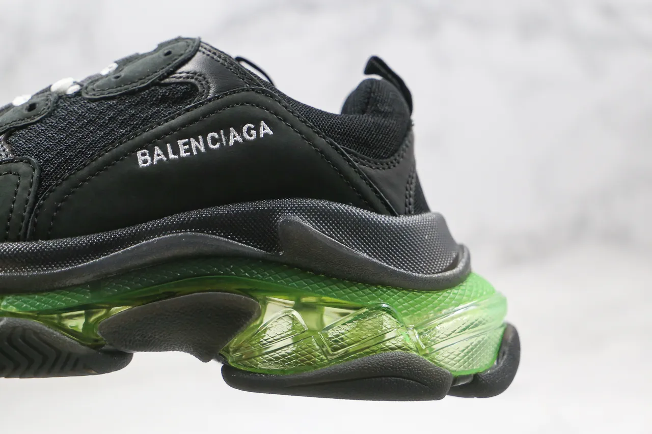 Balenciaga Triple S Preto Verde tênis chunky com sola oversized em camadas, cushioning translúcido 6