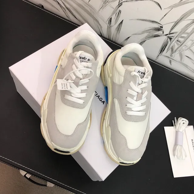 Balenciaga Triple S Gris et Off-White Chaussures à semelle épaisse 2
