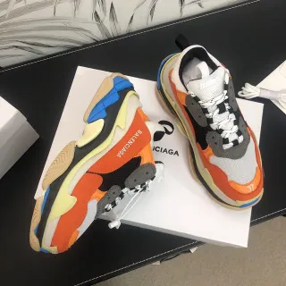 Balenciaga Triple S حذاء رياضي متعدد الألوان كثيف