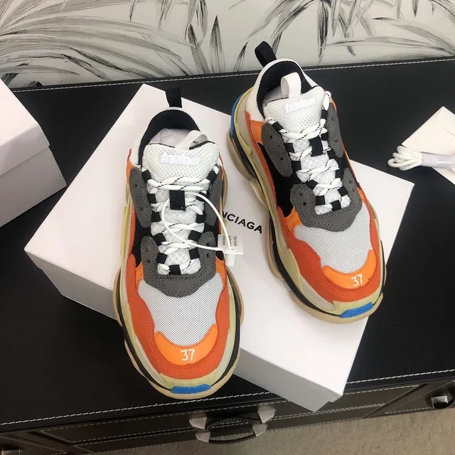 Balenciaga Triple S حذاء رياضي متعدد الألوان كثيف 2