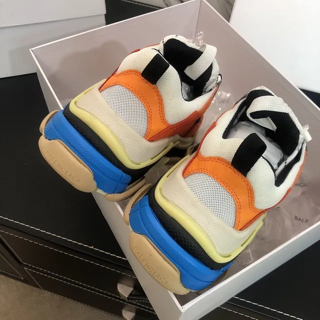 Balenciaga Triple S حذاء رياضي متعدد الألوان كثيف 4