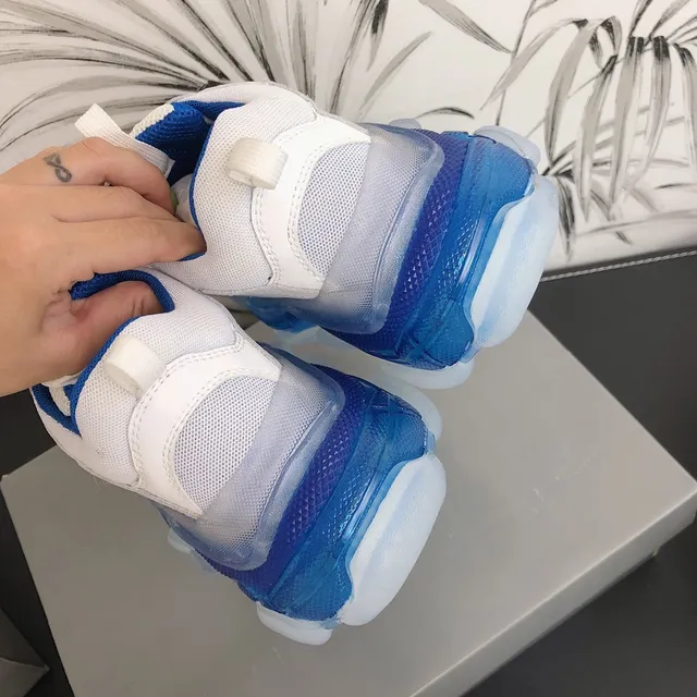 Balenciaga Triple S Baskets blanches et bleues à semelle épaisse 4