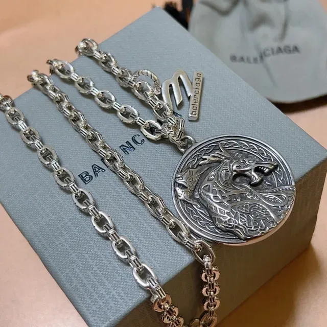 Balenciaga Wolf Medallion colar corrente prata 6