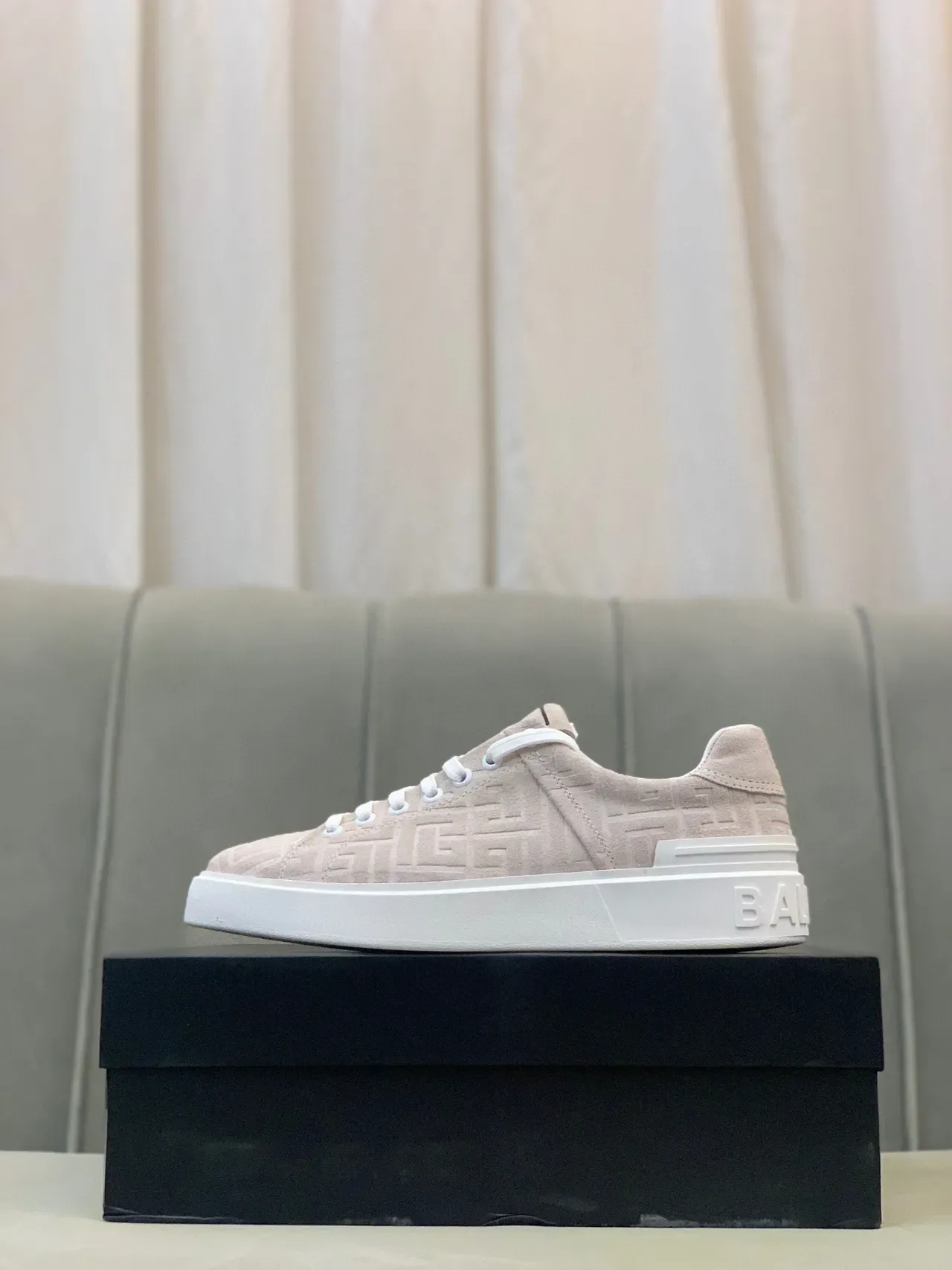 Balmain Beige White Monogrammed Upper Low-Top Lifestyle Sneakers 6