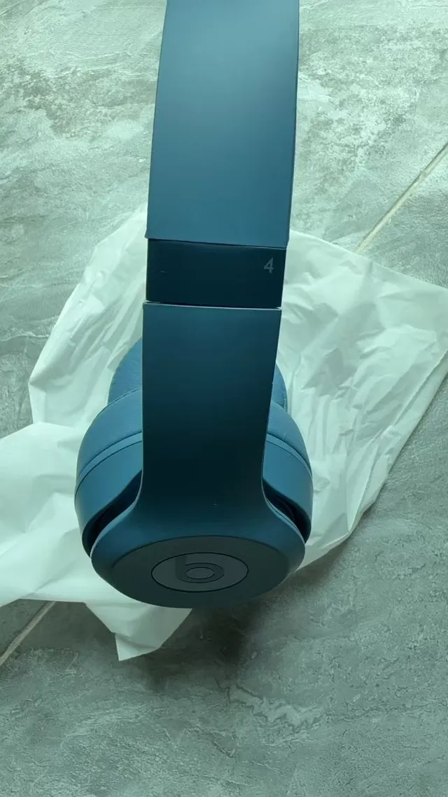 Beats Black Blue Matte Finish Circular Earcups Over-ear Headphones 6