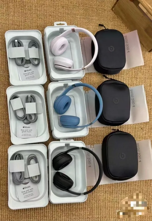 Beats Black Blue Matte Finish Circular Earcups Over-ear Headphones 7