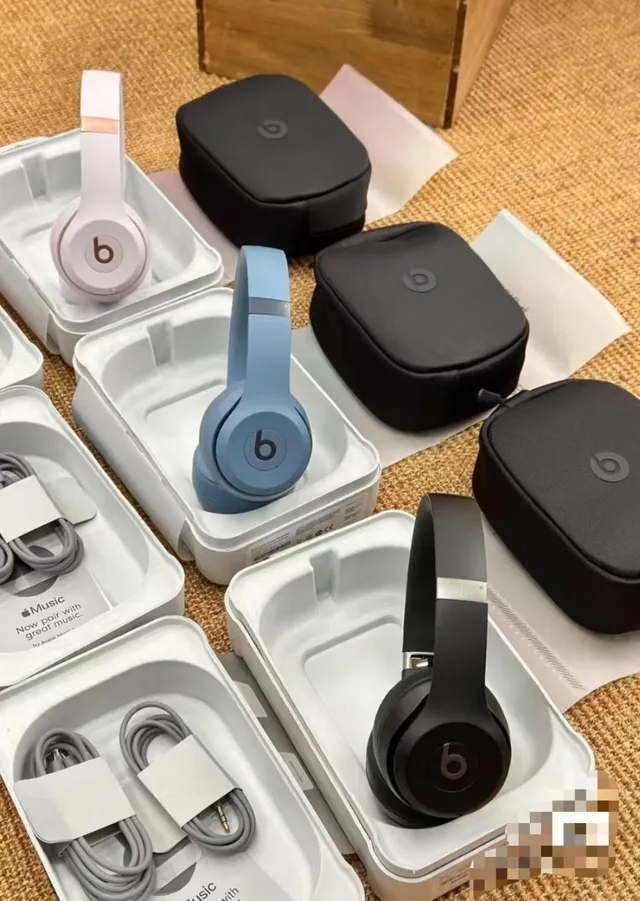 Beats Black Blue Matte Finish Circular Earcups Over-ear Headphones 8