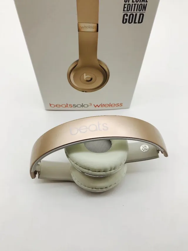 Beats Solo Wireless Special Edition Gold Over-Ear Headphones 4