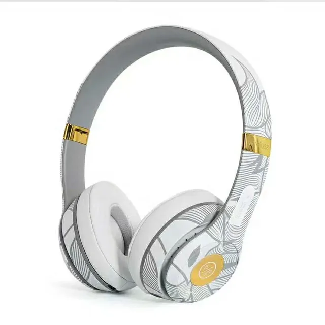 Beats Solo³ Wireless إصدار خاص لعيد رأس السنة سماعات فوق الأذن 11