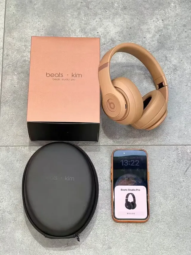 Beats x Kim Studio Pro Fones de ouvido over-ear 7