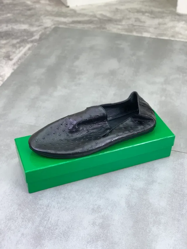 Bottega Veneta Mocassin Cuir d'Avestruz Embossed Noir Plissé Vamp 4