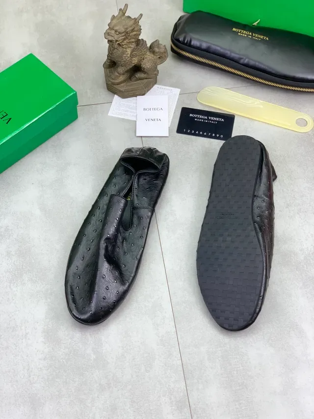 Bottega Veneta Mocassin Cuir d'Avestruz Embossed Noir Plissé Vamp 5