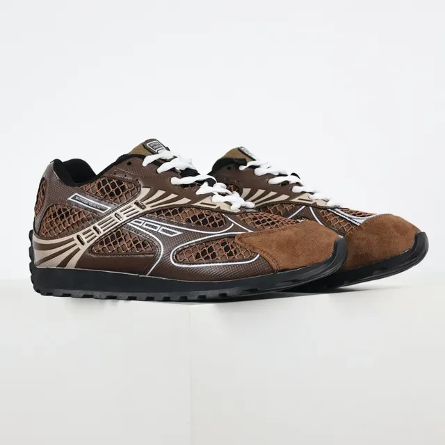 Bottega Veneta Cassette Chaussures Lifestyle Marron en Maille et Daim 3