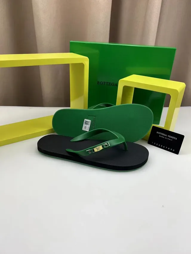 Bottega Veneta Alça Verde Sola Preta Chinelos 4
