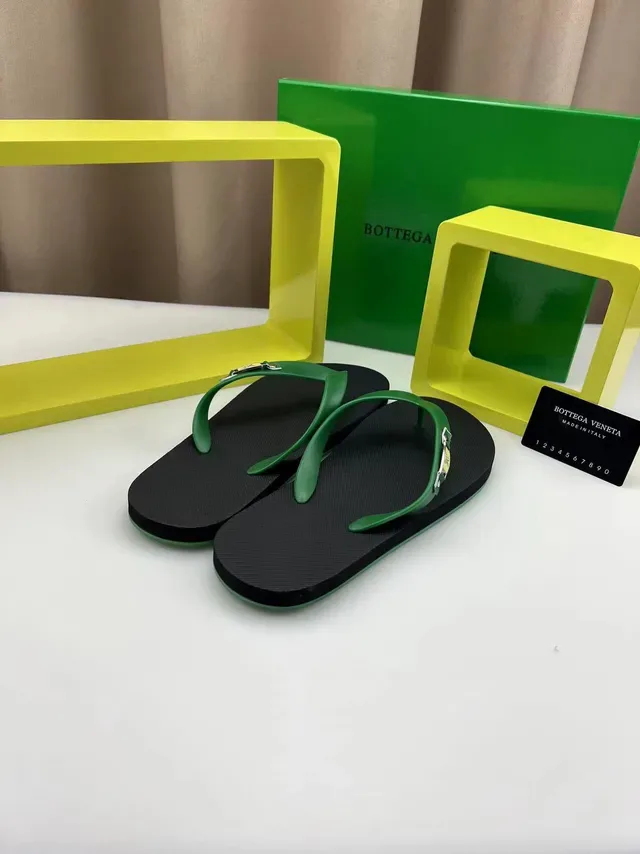 Bottega Veneta Alça Verde Sola Preta Chinelos 6