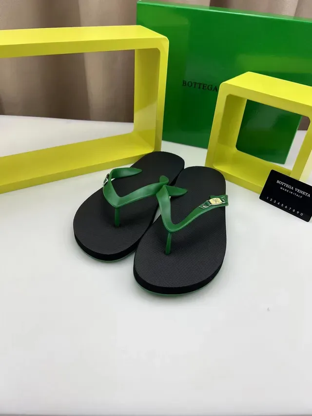 Bottega Veneta Alça Verde Sola Preta Chinelos 8