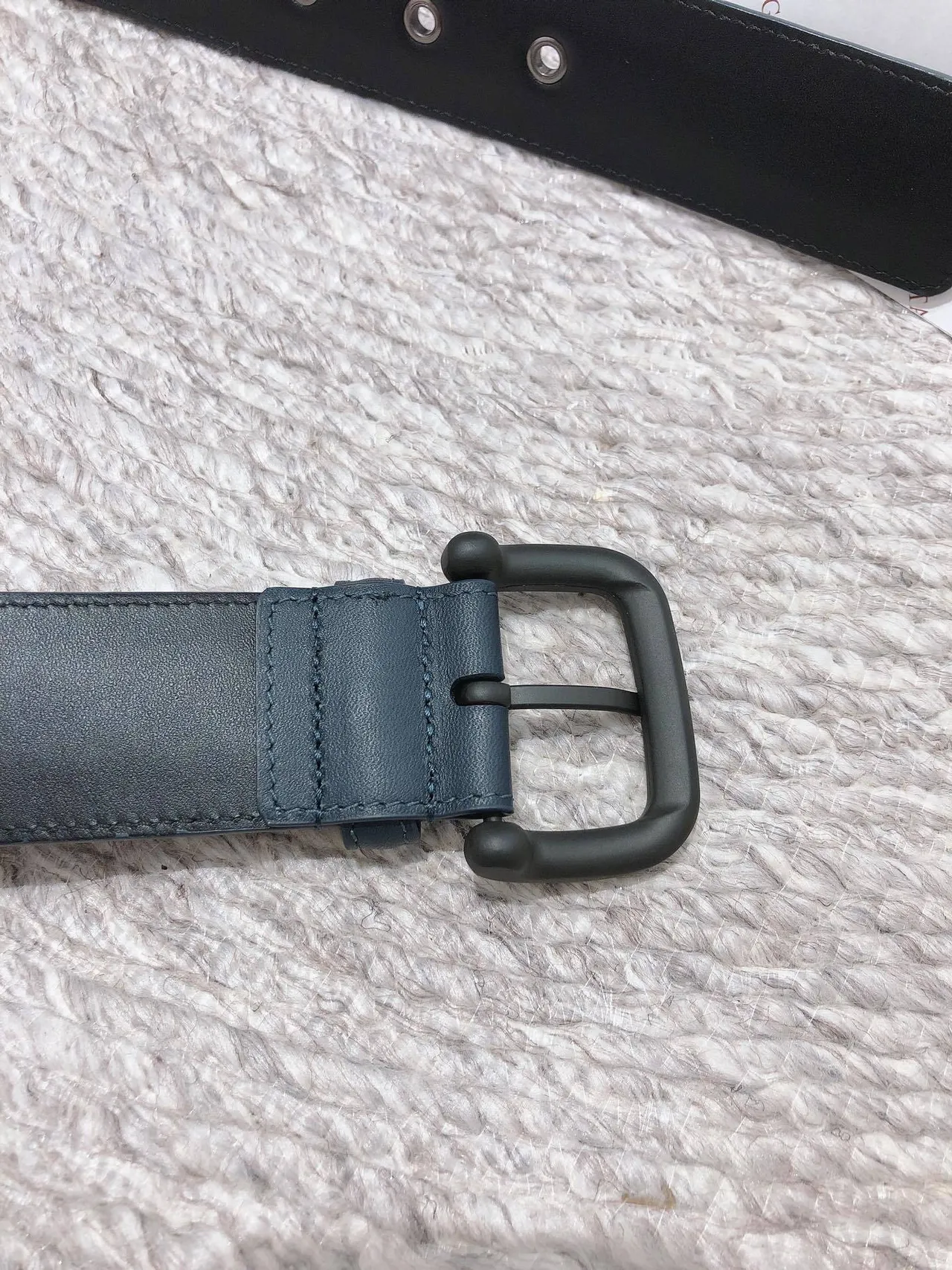 Bottega Veneta Intrecciato Cinto trançado Azul Negro Matte Fivela retangular Cinto de couro 3