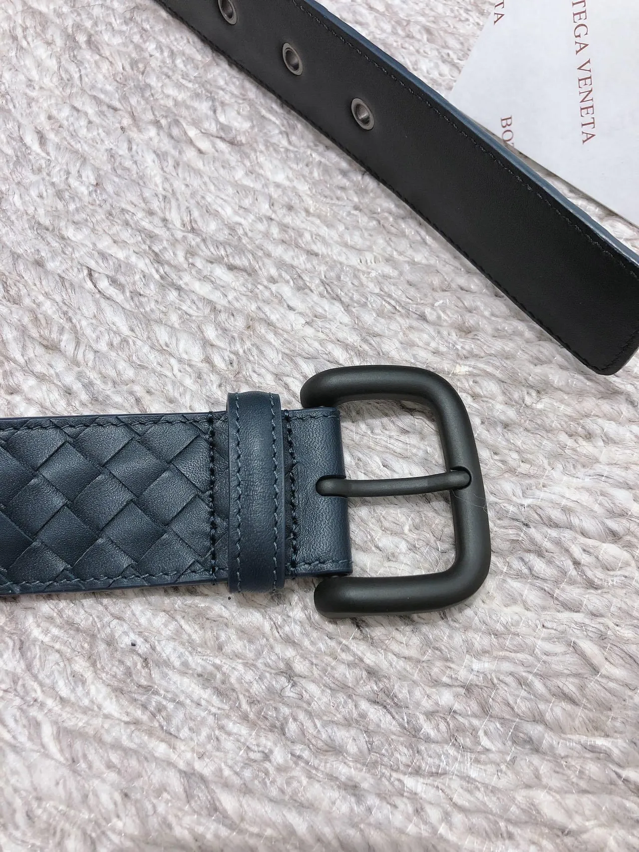 Bottega Veneta Intrecciato Cinto trançado Azul Negro Matte Fivela retangular Cinto de couro 4