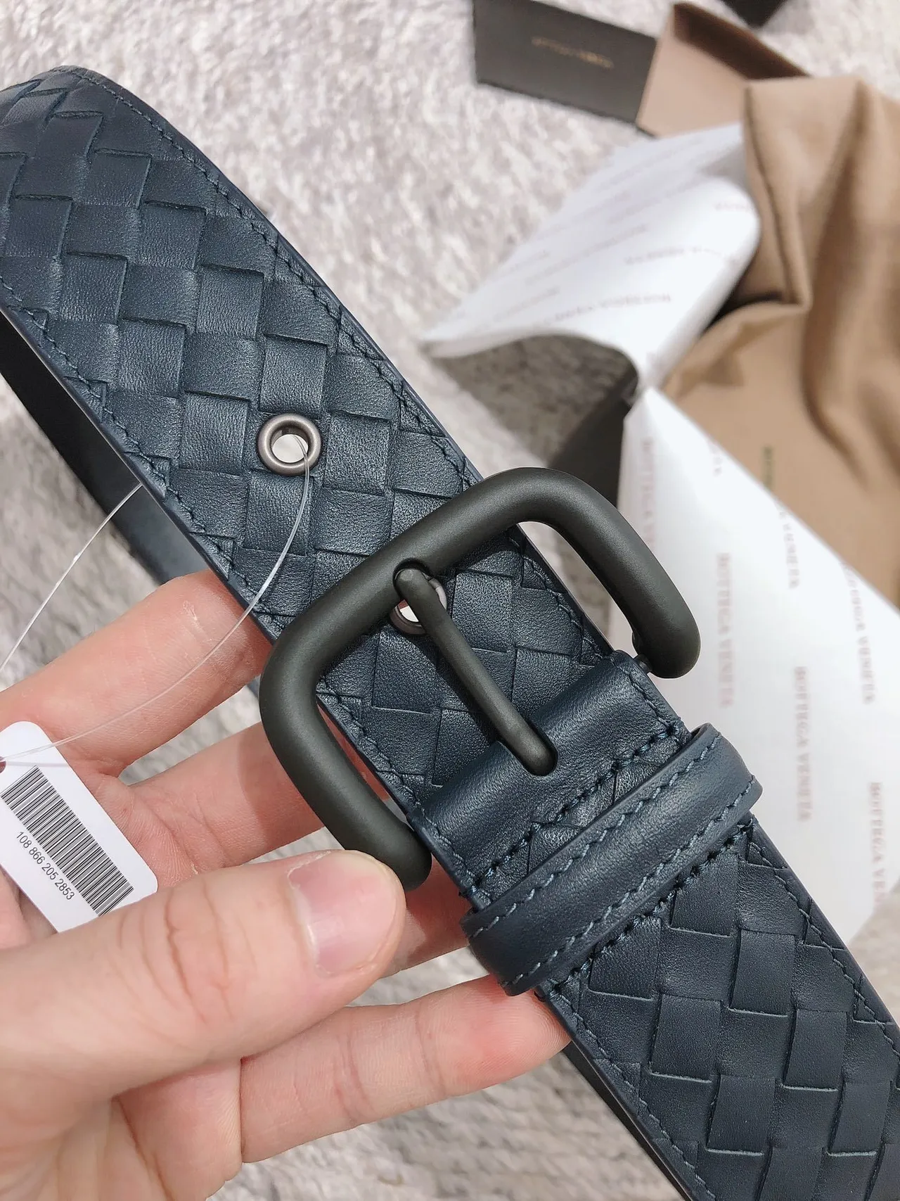 Bottega Veneta Intrecciato Cinto trançado Azul Negro Matte Fivela retangular Cinto de couro 7