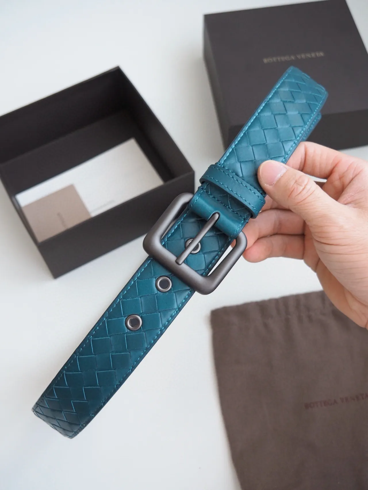 بوتيغا فينيتا إنتيرشياتو منسوج Teal حزام جلدي 8