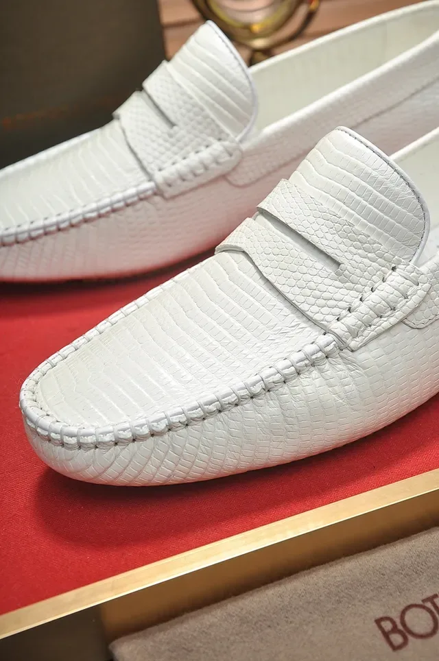 Bottega Veneta Mocassim Couro Texturizado Alça Penny Branco 2