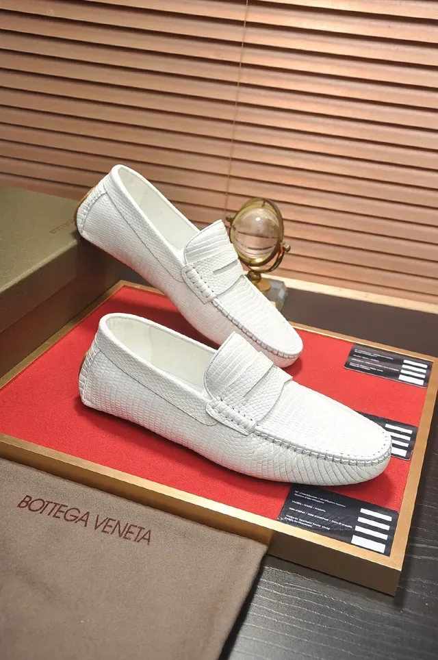 Bottega Veneta Mocassim Couro Texturizado Alça Penny Branco 4