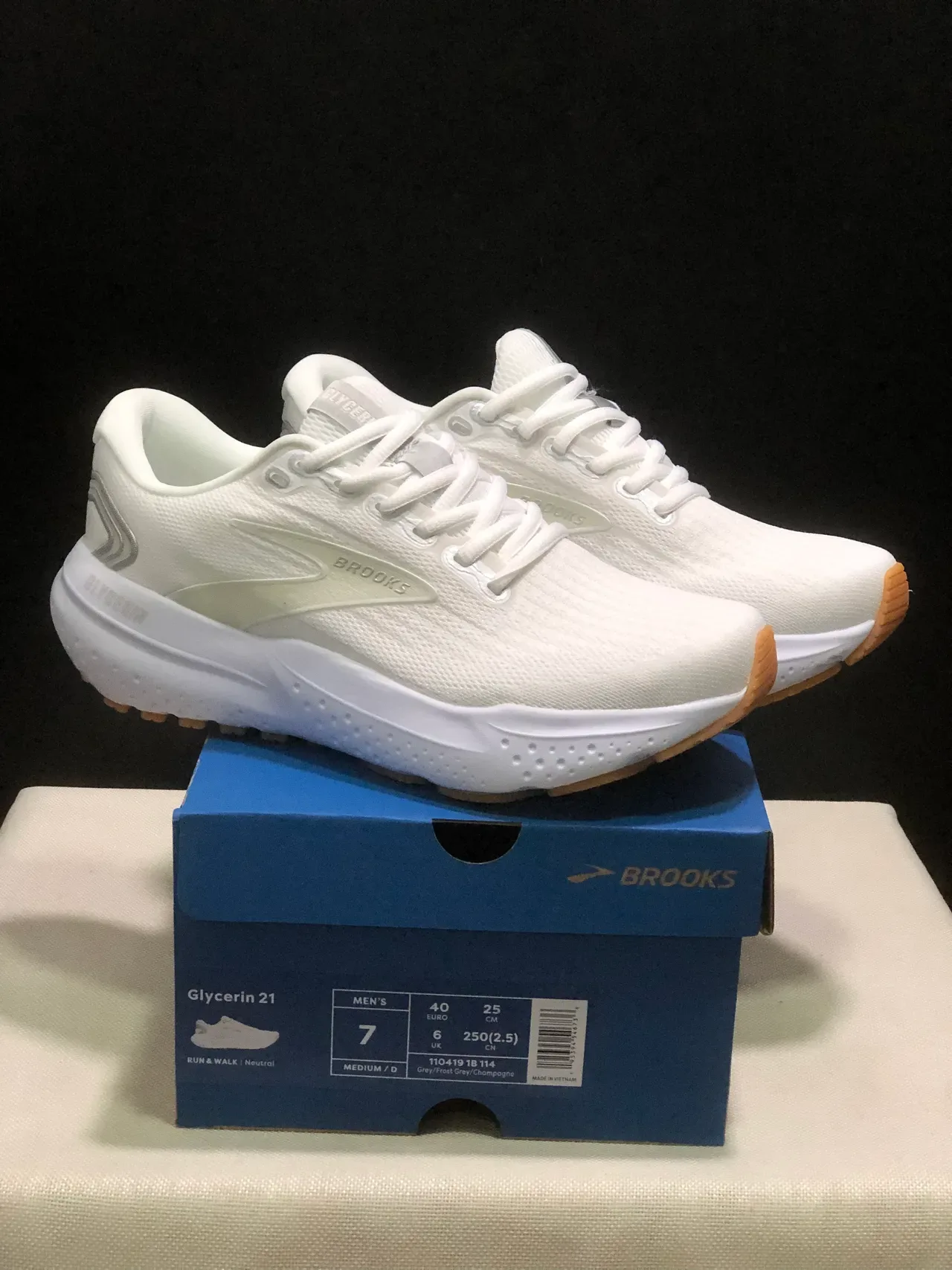 Brooks Glycerin Chaussures de course blanches et gomme 2