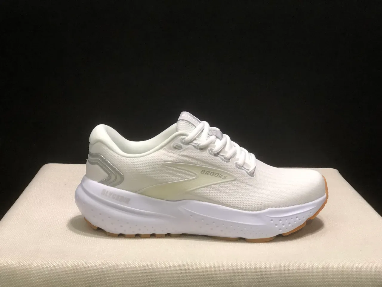 Brooks Glycerin Chaussures de course blanches et gomme 8