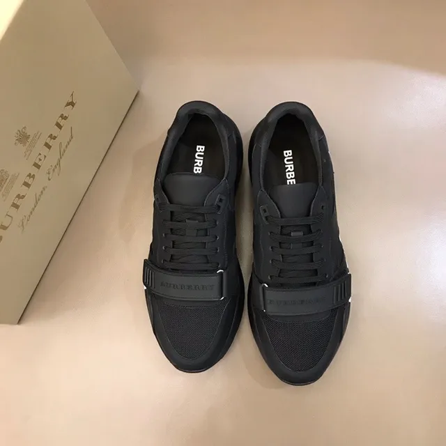 Burberry কালো সাদা বোল্ড মিডসোল টাইপোগ্রাফি স্ট্র্যাপ-অ্যাকসেন্টেড ভ্যাম্প চাঙ্কি স্নিকার 4