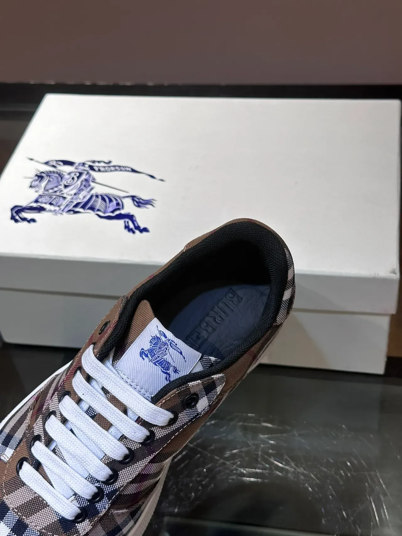 Burberry Chaussures Lifestyle Marron Blanc Motif à Carreaux Partie Supérieure Silhouette à Lacets Bas 3