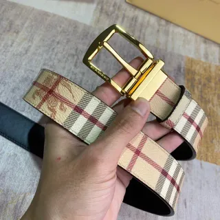 Burberry House Check Equestrian Knight Leather Belt