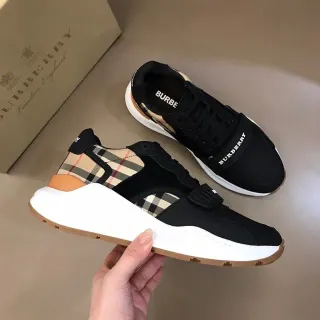 Burberry Knight কালো এবং চেক চাঙ্কি স্নিকার